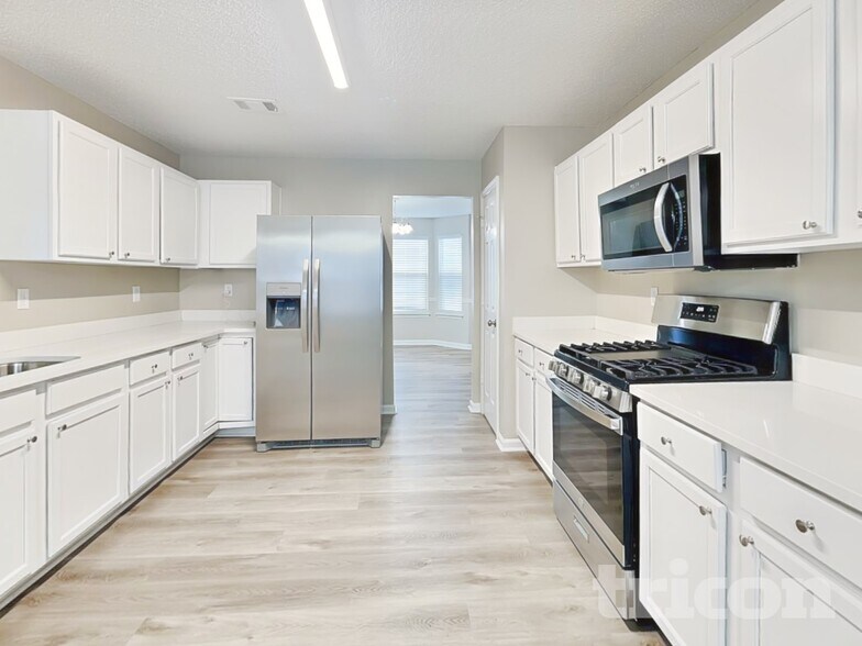 Building Photo - 11610 Registry Blvd