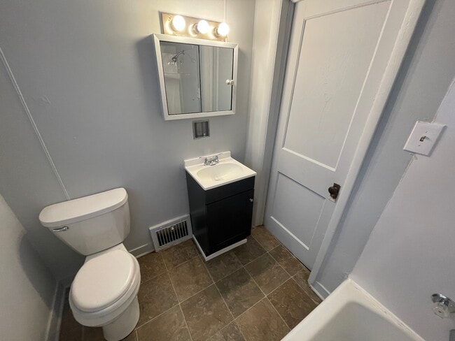 Building Photo - 1207 Cleveland-