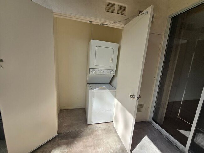 Building Photo - Private Ground-Level Condo in the Heart of Carmel Valley