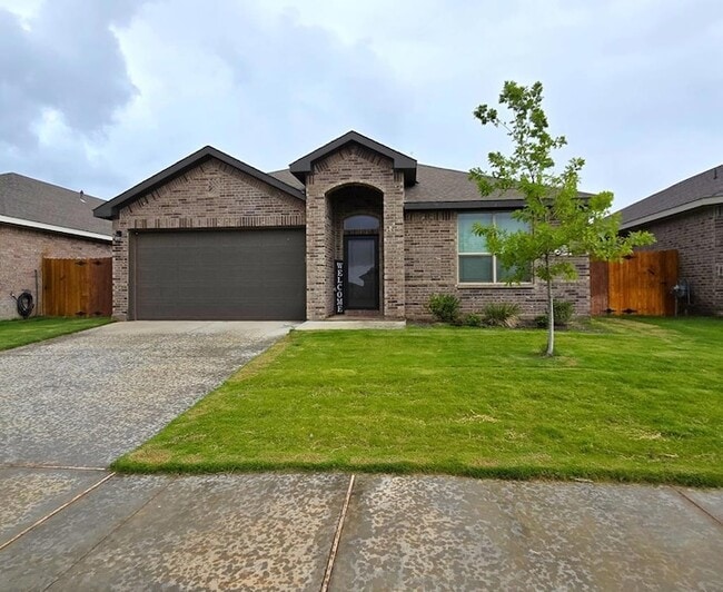 Primary Photo - 2208 Pike Way