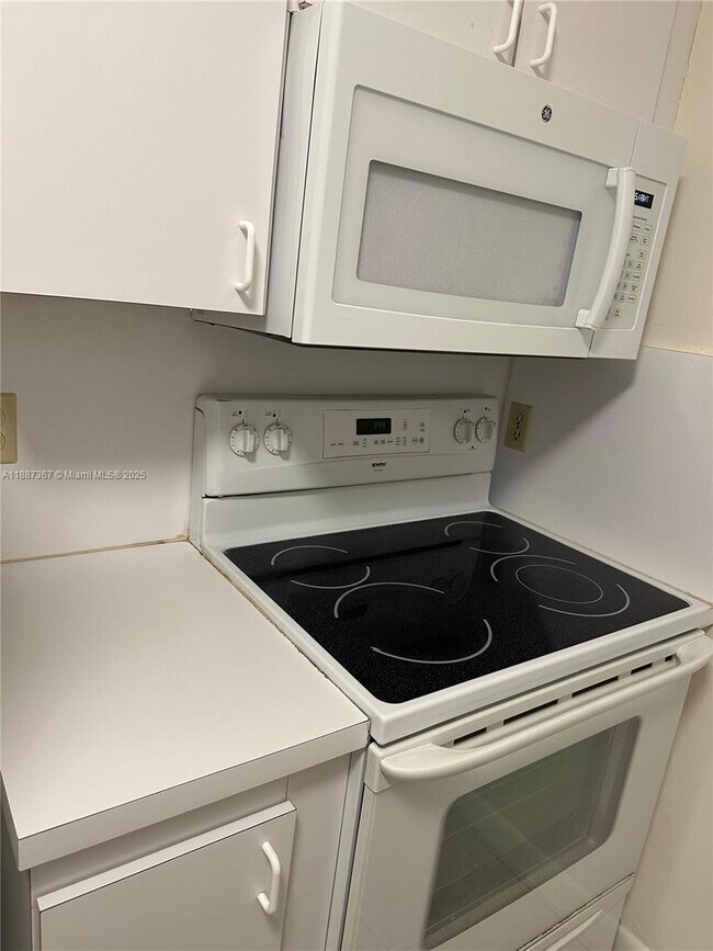 Building Photo - 7955 SW 86th St