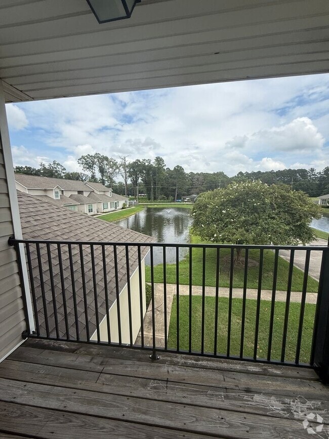 Building Photo - STUNNING VIEWS! AVAILABLE NOW!