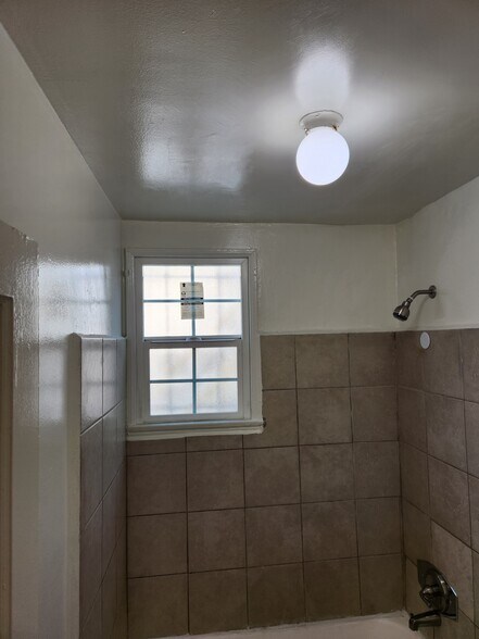 Bathroom - 2183 W 27th St