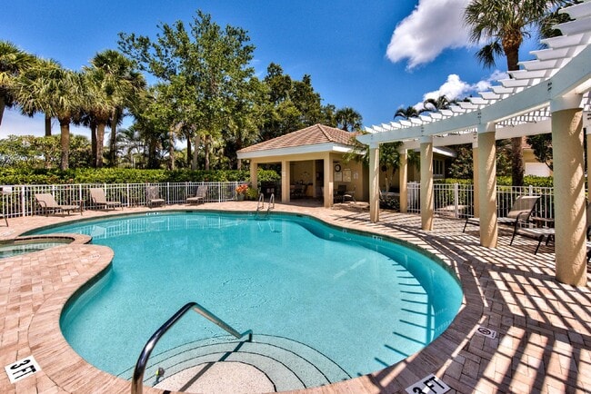 Building Photo - BEAUTIFUL PELICAN LANDING HOME