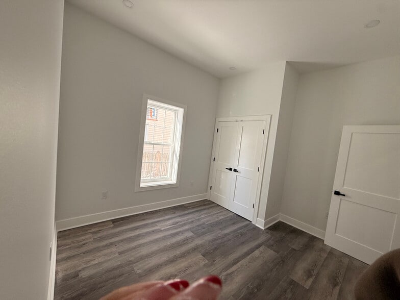 Building Photo - 321 Jefferson Ave