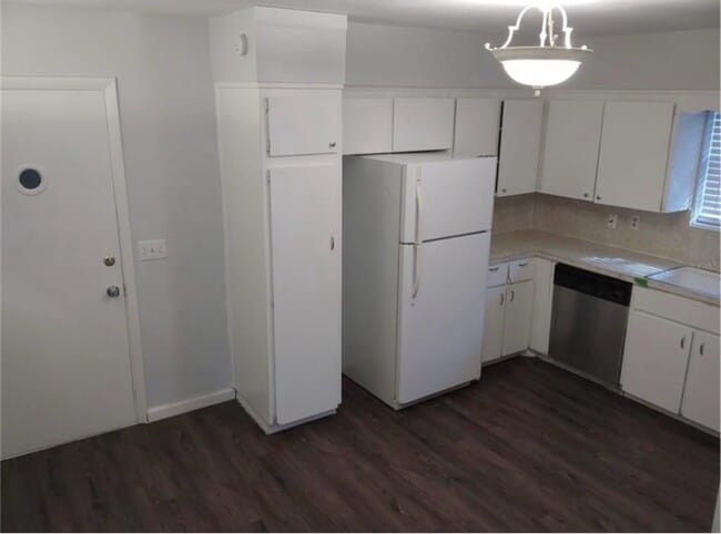 Building Photo - 5511 Playa Way