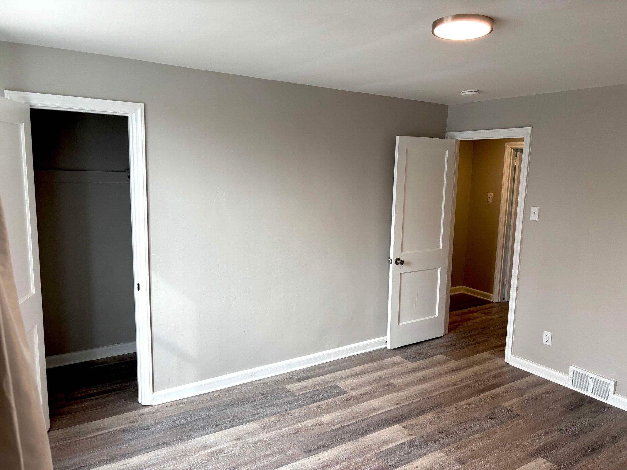 Building Photo - 21 W 21st St