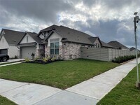 Building Photo - 2302 Hazel Berry St