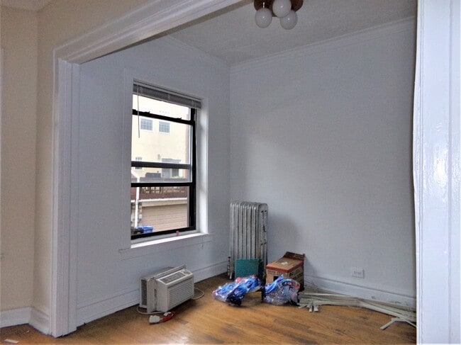 Building Photo - 6812 N Lakewood Ave