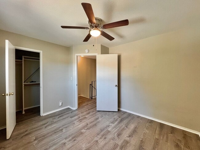 Building Photo - Charming Apartment in Gilroy