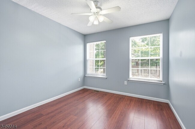 Building Photo - 9 Balboa Ln