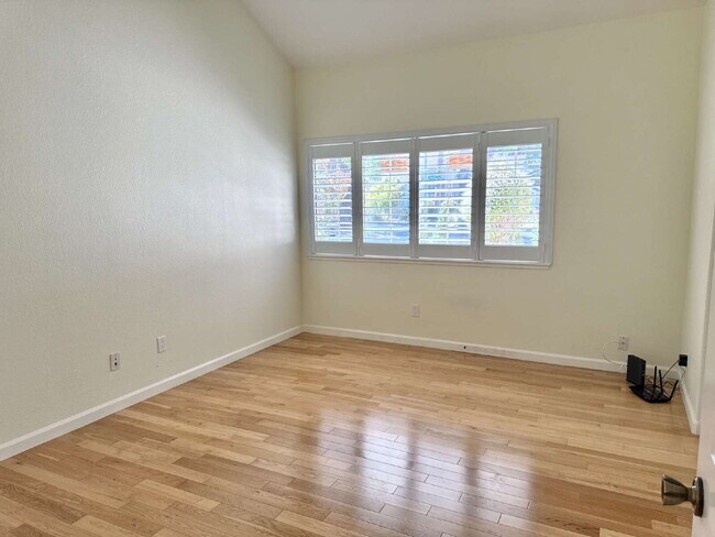 Building Photo - Bright 4 Bedroom San Jose Home With Tall Ceilings