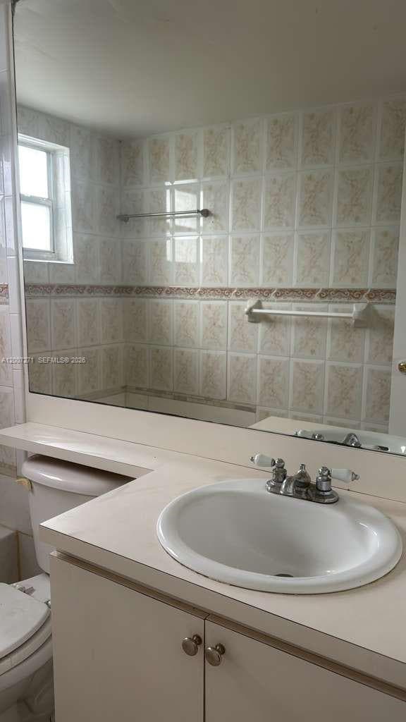 Building Photo - 1655 W 44th Pl