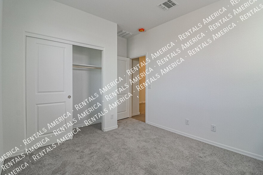 Building Photo - 15175 W Desert Bloom St