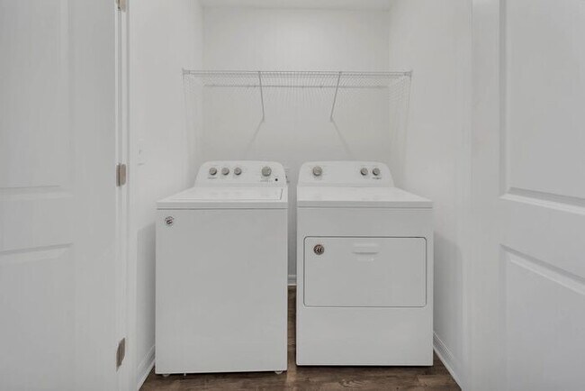 Building Photo - Townhome in Madison Place Davenport