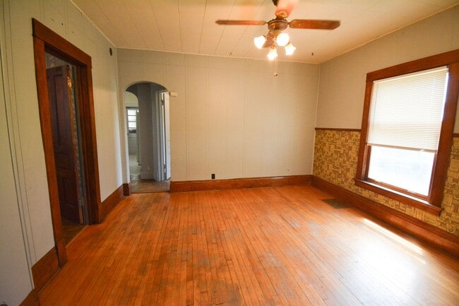 Building Photo - 209 S Pearl St