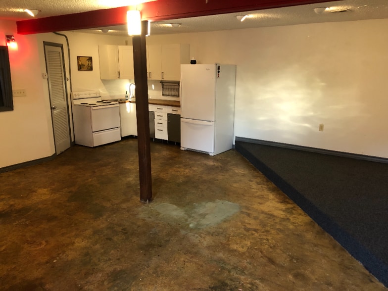 Building Photo - 9100 Georgian Dr