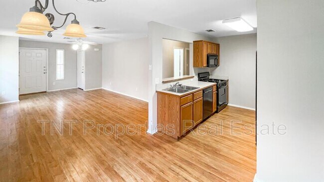 Building Photo - 1100 Cottage Grove Cir