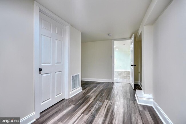 Building Photo - 6504 Rosemont Ave