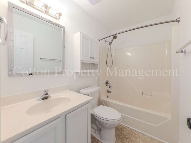 Building Photo - 4BR/2.5BA Pet Friendly home – BONUS Electricity Included! – Close to Beach & Shopping – $2,600/month