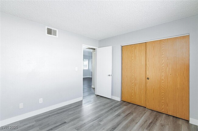 Building Photo - 4170 E Tonopah Ave