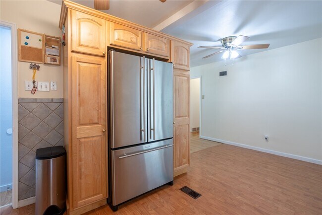 Building Photo - 4464 Mohegan Dr