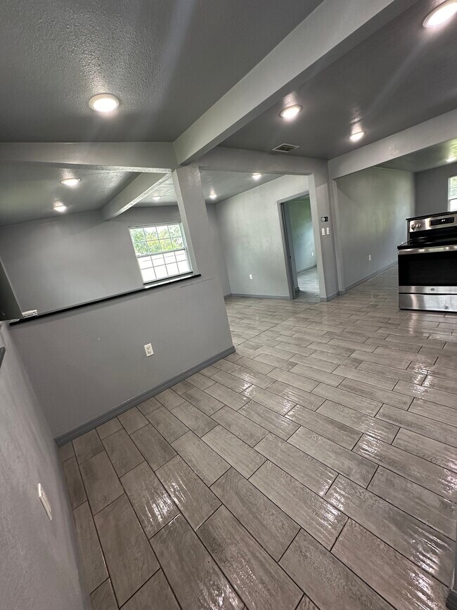 Building Photo - 4709 15th Ave S