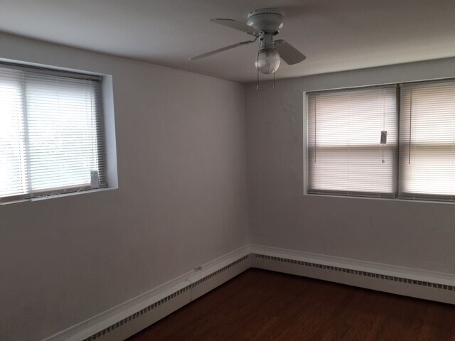 Building Photo - 2243 W Farwell Ave