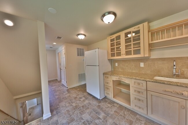 Building Photo - 241 US-206