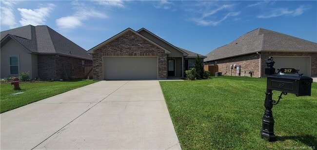 Primary Photo - 317 Long Hill Dr