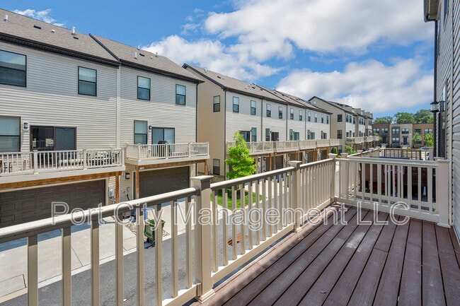 Building Photo - 4322 Roland Heights Ave