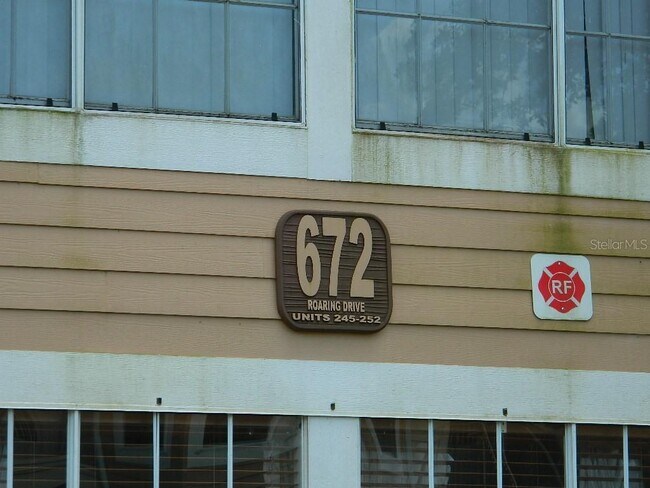 Building Photo - 672 Roaring Dr