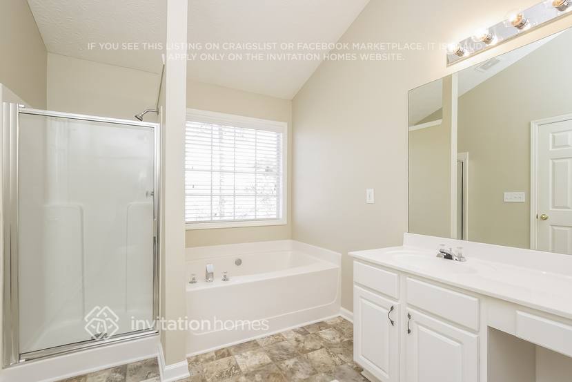 Building Photo - 755 Clairidge Ln SW