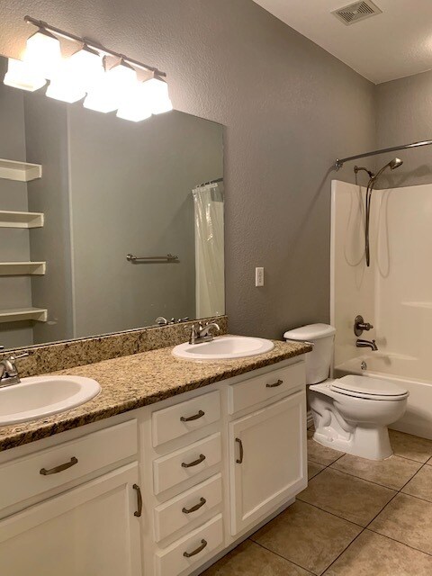 Building Photo - 3902 SW Grey Hawk Dr