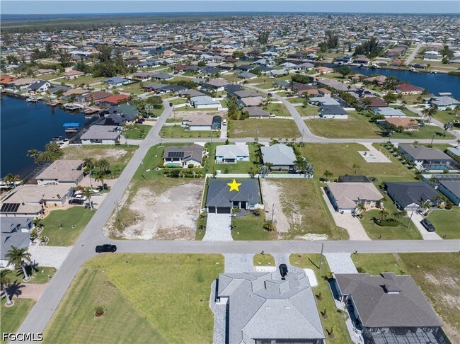 Building Photo - 3321 SW 3rd Ln