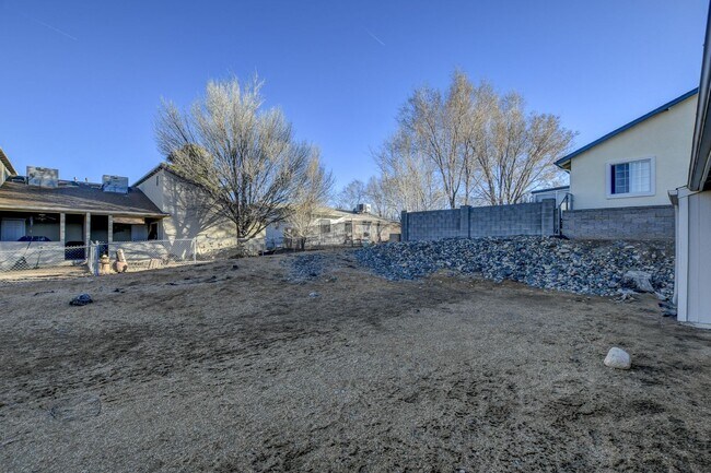 Building Photo - 7100 Roundup Dr