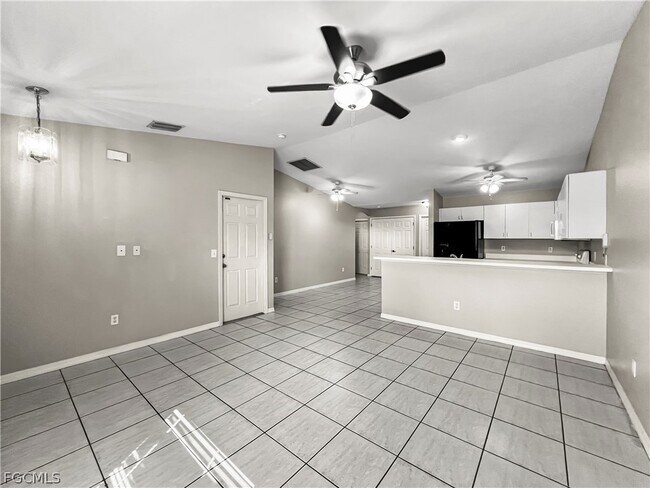 Building Photo - 1215 SE 8th Ave