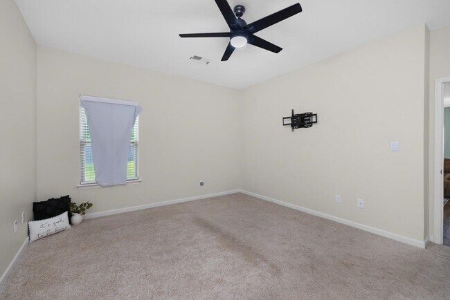 Building Photo - 44 N Payson Cv