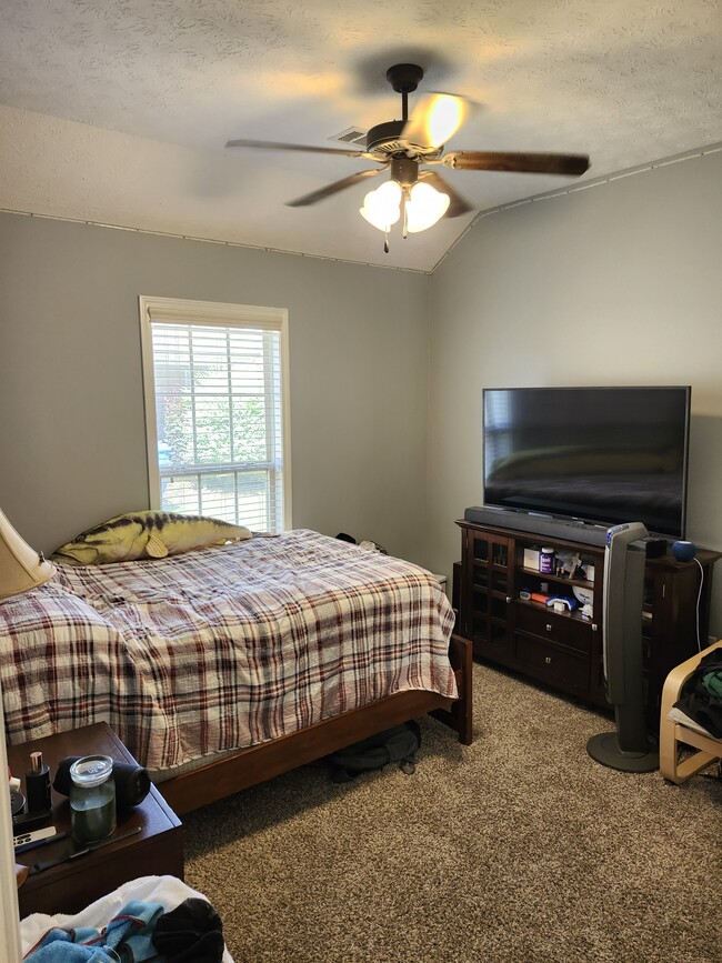 Building Photo - 2018 Chancellor Ridge Rd