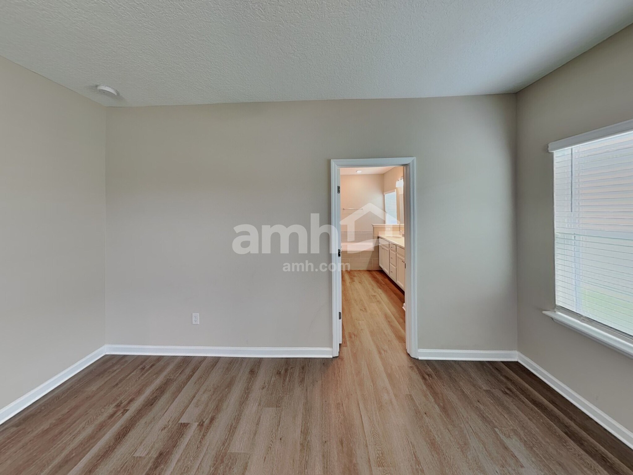 Building Photo - 87 Spruce Point