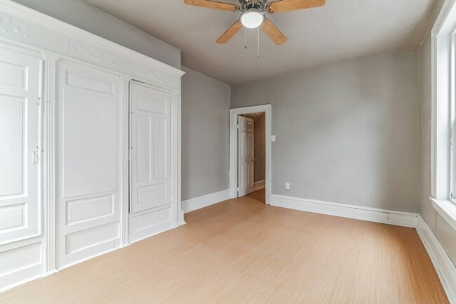 Building Photo - 864 E Chelten Ave