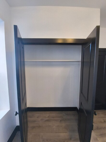 Building Photo - 11 Thomas St