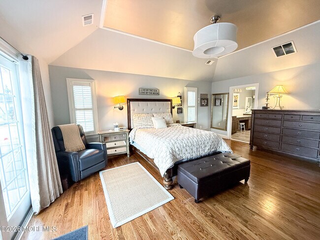 Building Photo - 315 Pitney Ave