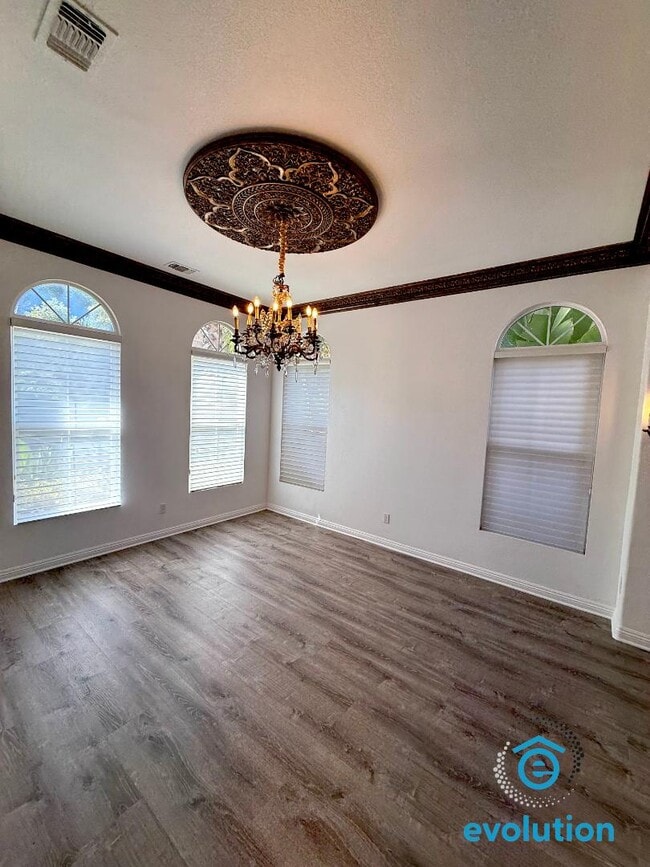 Building Photo - 2914 Carrillo Way