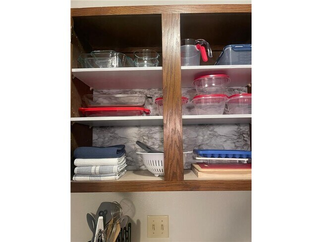 Building Photo - 812 Hills Ave