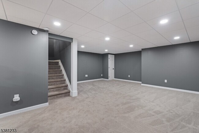 Building Photo - 15 Faxon Dr