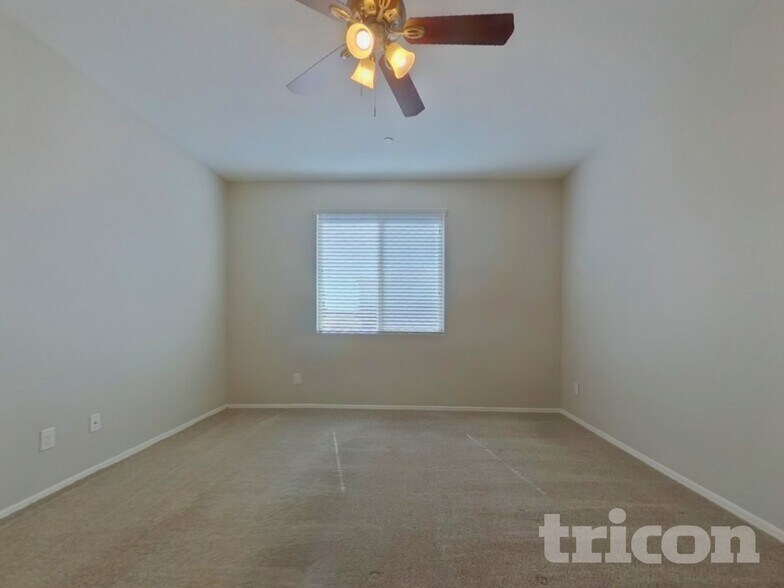 Building Photo - 21195 W Palm Ln