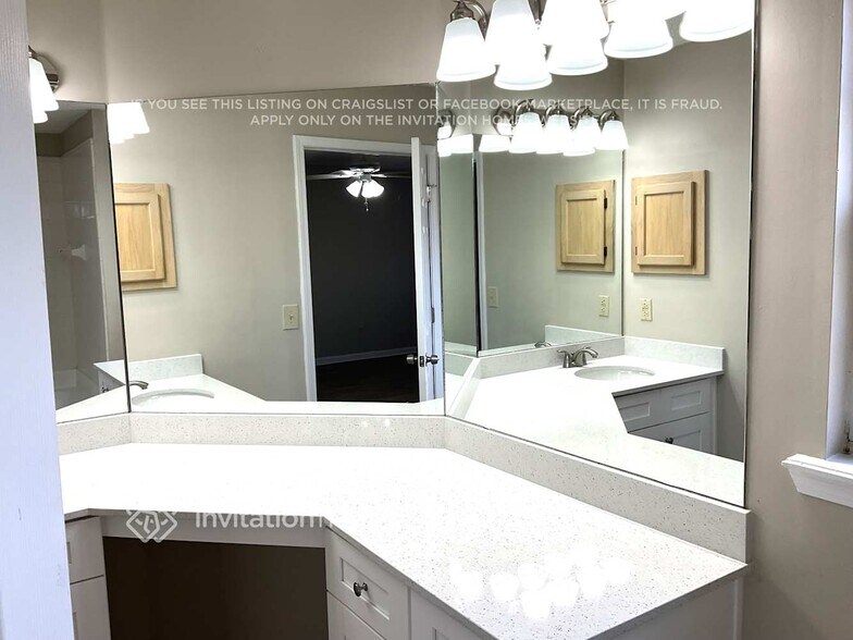 Building Photo - 12520 Larkstone Ct