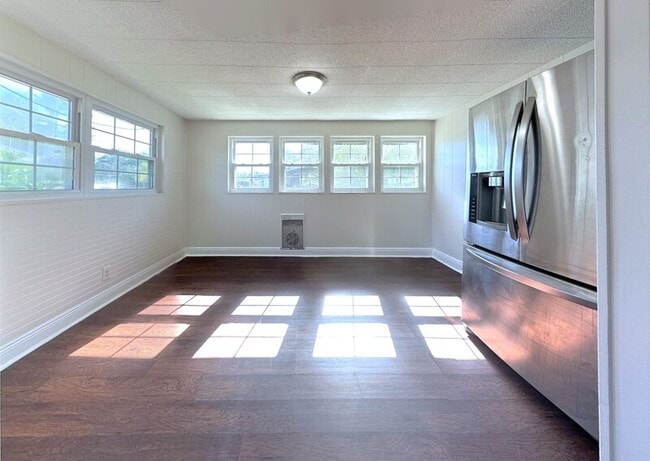 Building Photo - 5506 Staley Dr