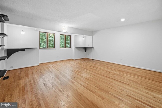 Building Photo - 2242 Cartwright Pl